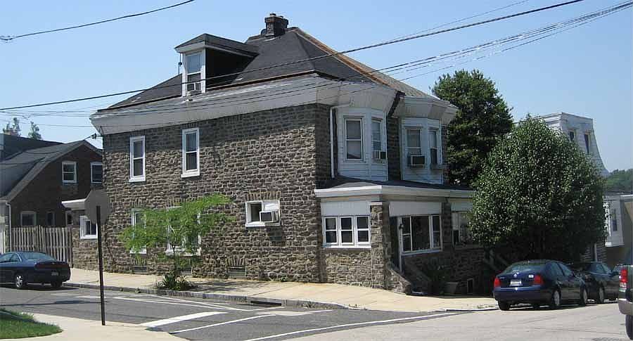 1st image of 322 Salaignac St
