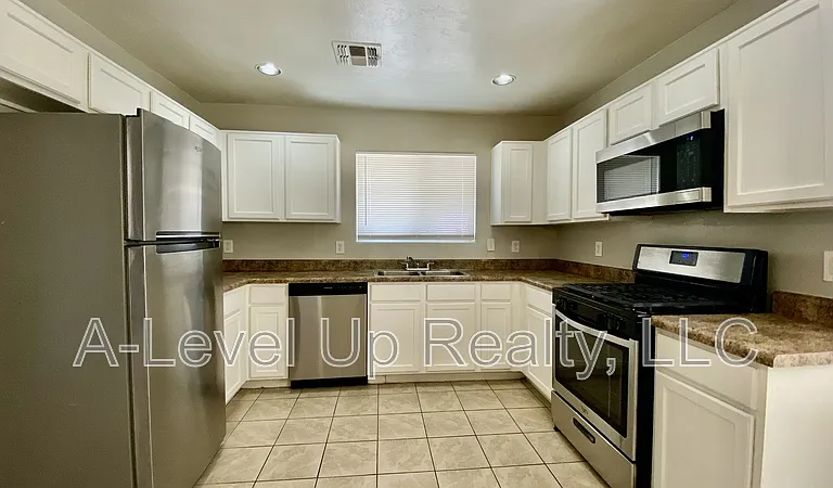 913 E 34th St #1 — Photo 9