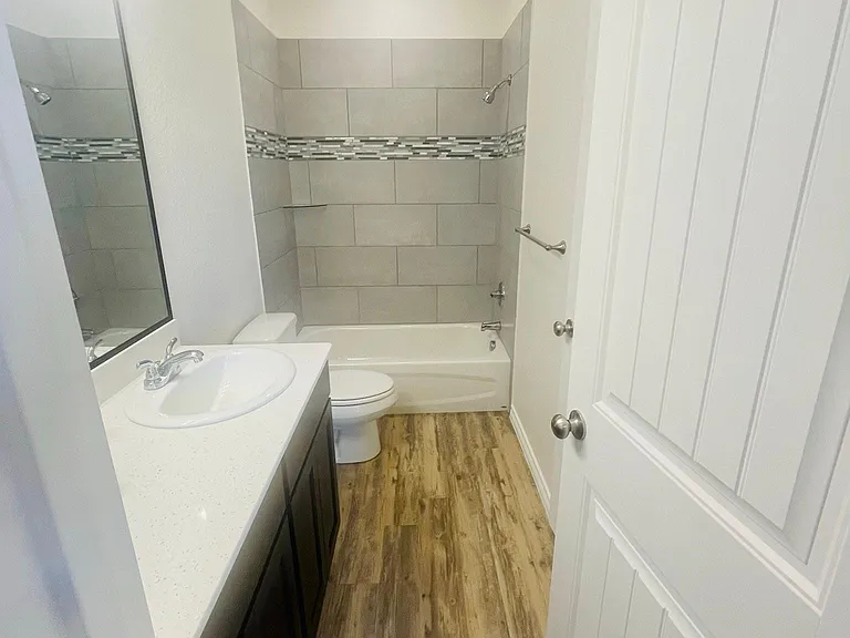 4919 Rose Garden Loop — Photo 7