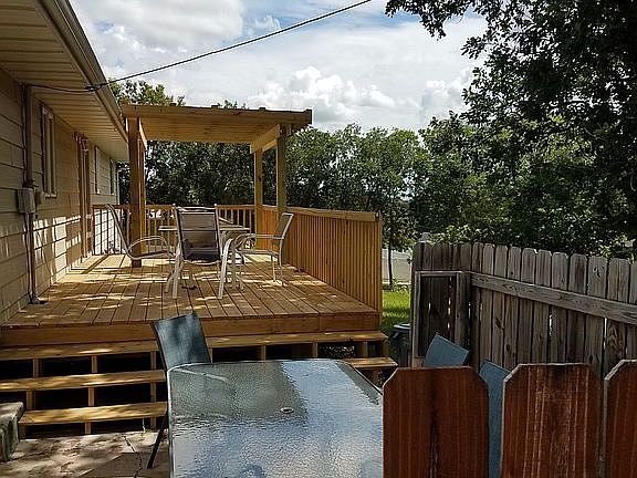 Back deck with pergola