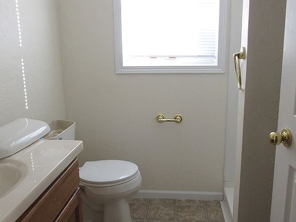5th image of 440 Alger Ave