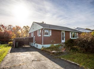 16 Juniper Cres, Halifax, NS B3R 2H4