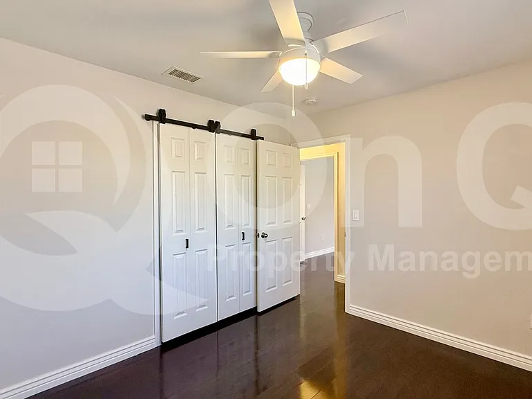 570 S Williams Pl — Photo 12