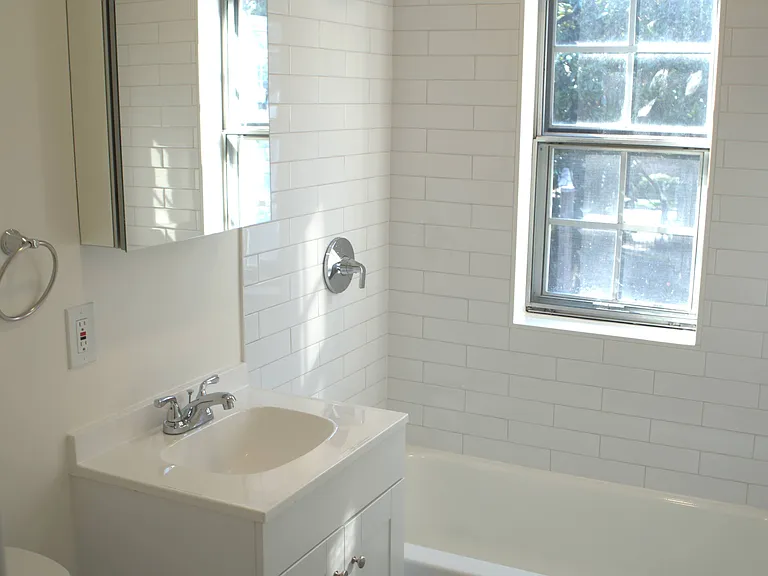1728 N Rhodes St #281 — Photo 22