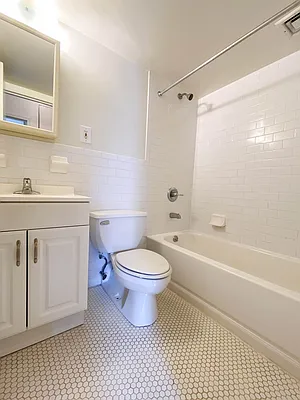 Rented by City Connections Realty | media 20