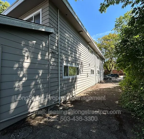2510 NW Van Buren Ave #6 — Photo 6