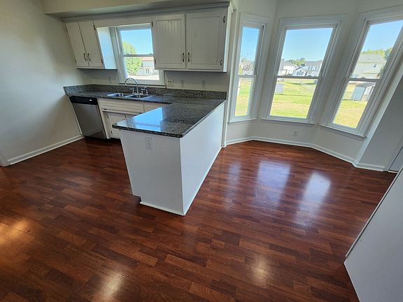 4th image of 1263 Cobblestone Ln
