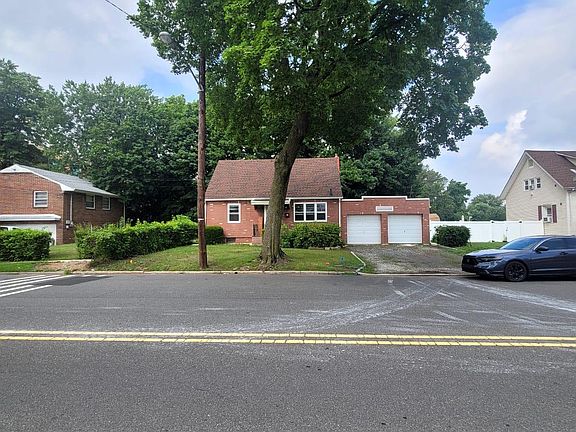 5th image of 608 Cranford Ave