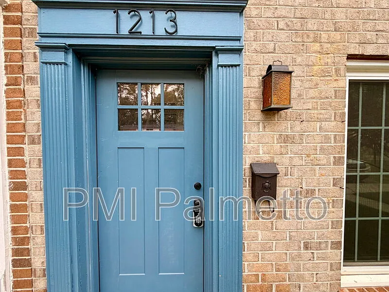 2 bed, 1.5 bath, 1200 sqft, $1,200 — Photo 2