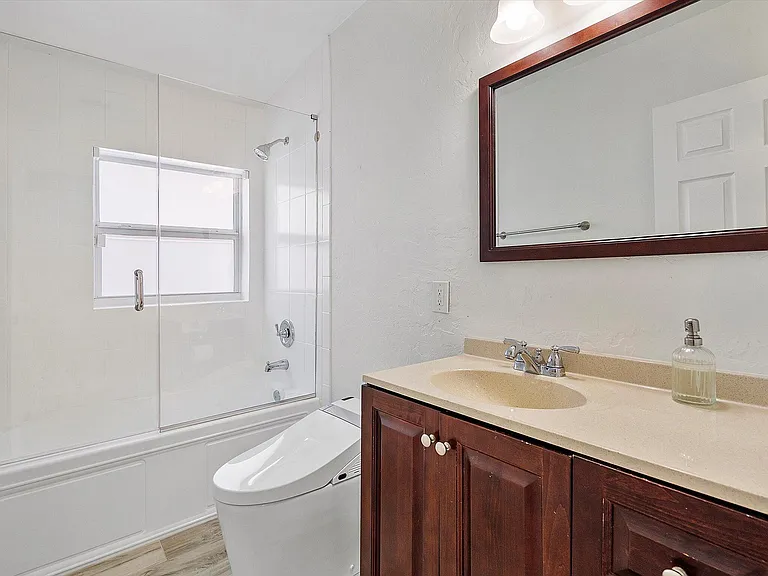 411 Poinciana Dr — Photo 36