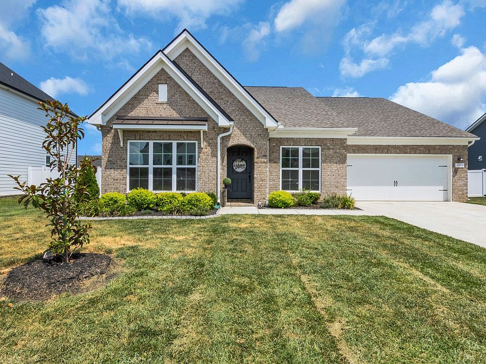 1st image of 2905 Woodcrest Dr