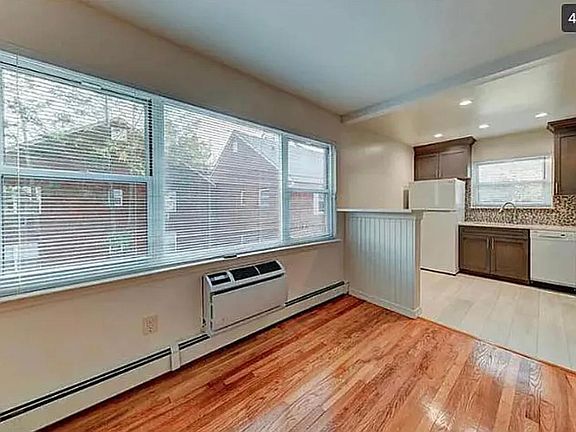 4th image of 31 Soundview Dr #C5