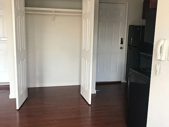 4th image of 10 East Eager St