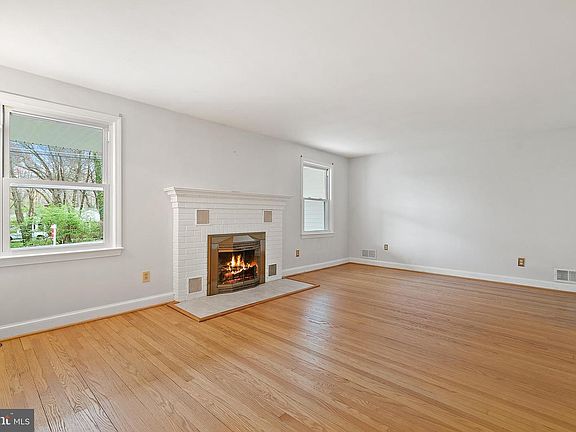 5th image of 5008 Bradford Dr