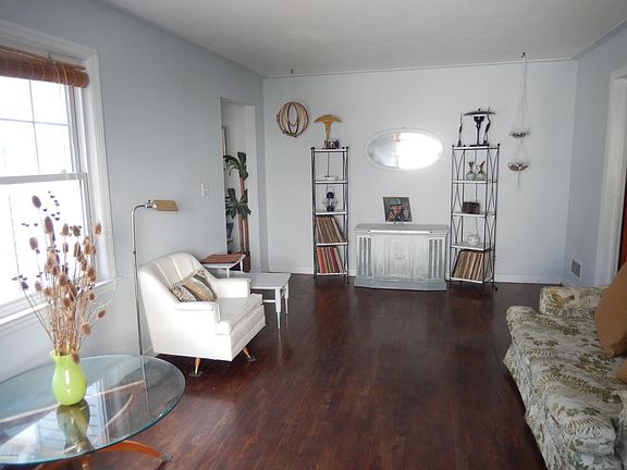 4th image of 1031 Waverly Ave