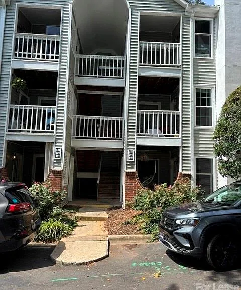 430 Queens Rd — Photo 32