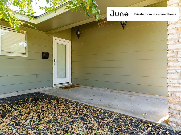 9803 Chukar Cir #B — Photo 23