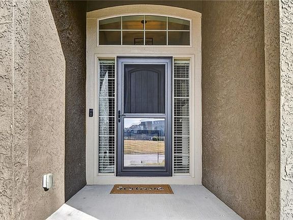 5th image of 113 N Eastglen Dr