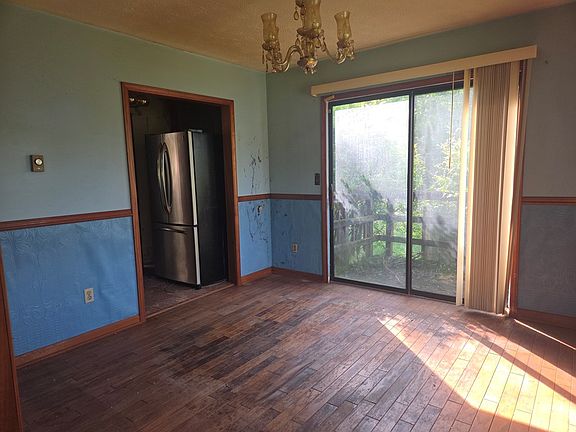 3rd image of 2 Laurel Place