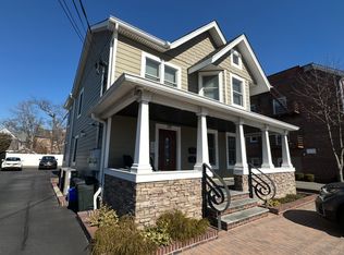 39 Grand Ave APT 2, Rockville Centre, NY 11570