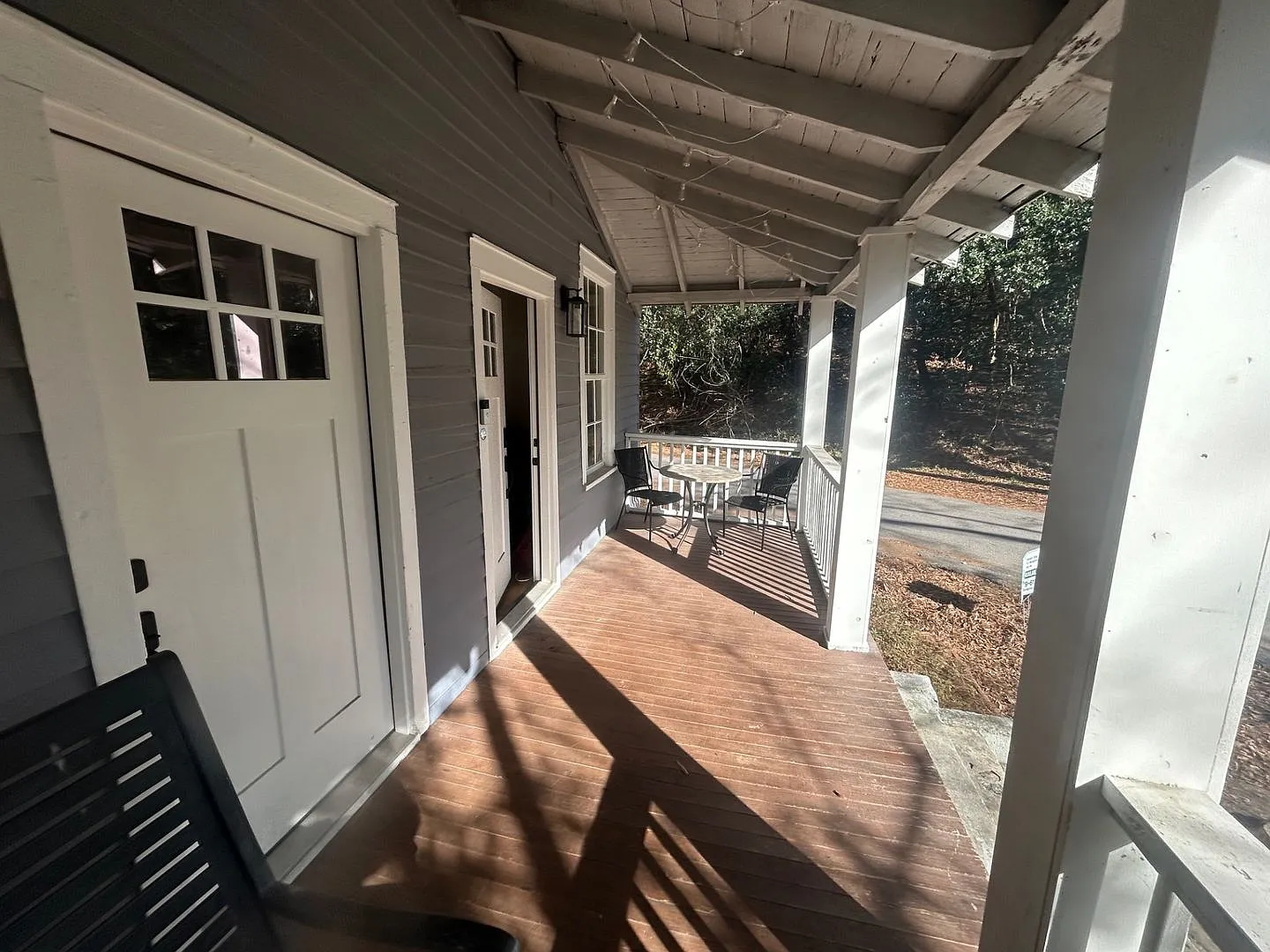 Now pre-leasing for the 20272028 school year! Charming 4-bedroom, 2-bathroom home offers a comfor... — Photo 3