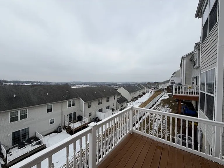 785 Oak Leaf Ln — Photo 9