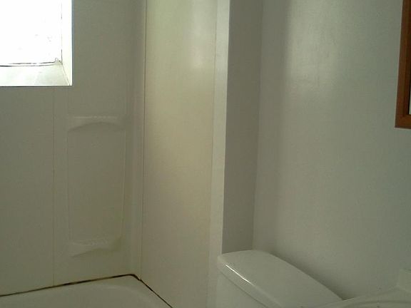 5th image of 465 Grace Ave APT 2