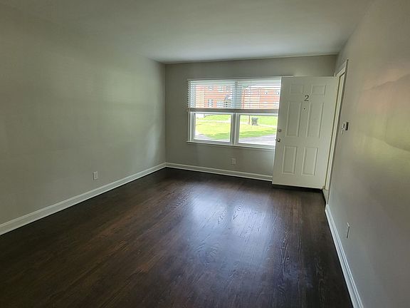 2nd image of 2912 Moran Pl #2