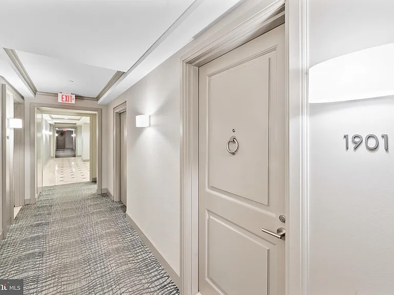 1701 Locust St #15-1901 — Photo 3