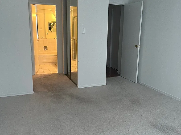 7460 Bathurst St #1706 — Photo 8