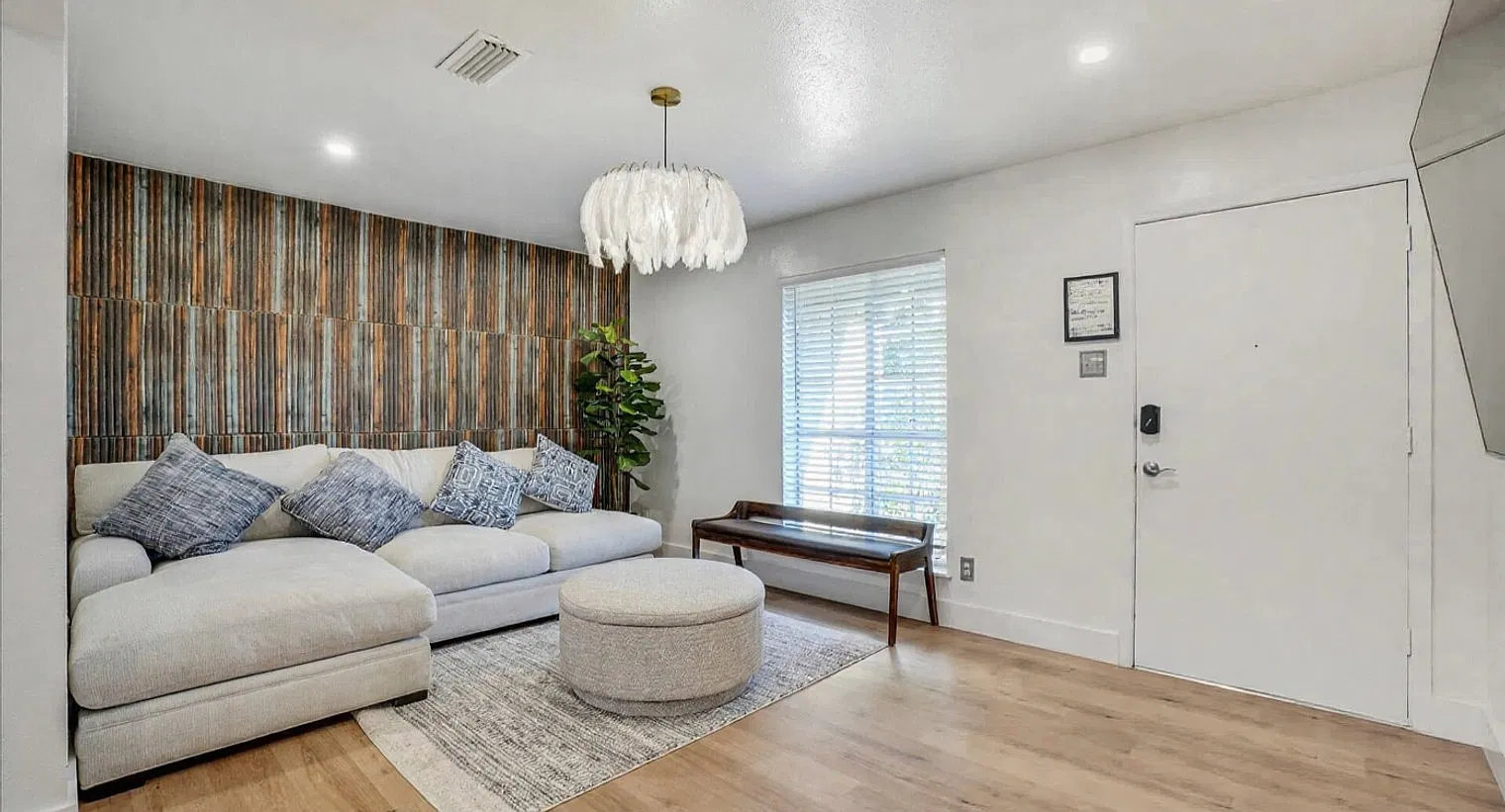 4 bed, 2.0 bath, 1593 sqft, $6,142 — Photo 1