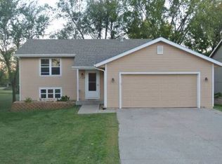 739 NE 54th St, Topeka, KS 66617