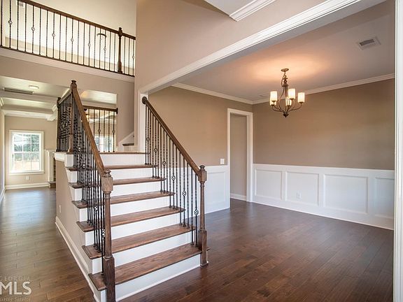 3rd image of 74 Kindelwood Dr