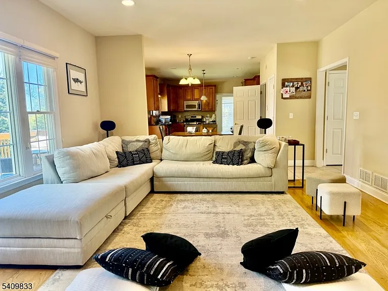 8 Overlook Rd — Photo 8