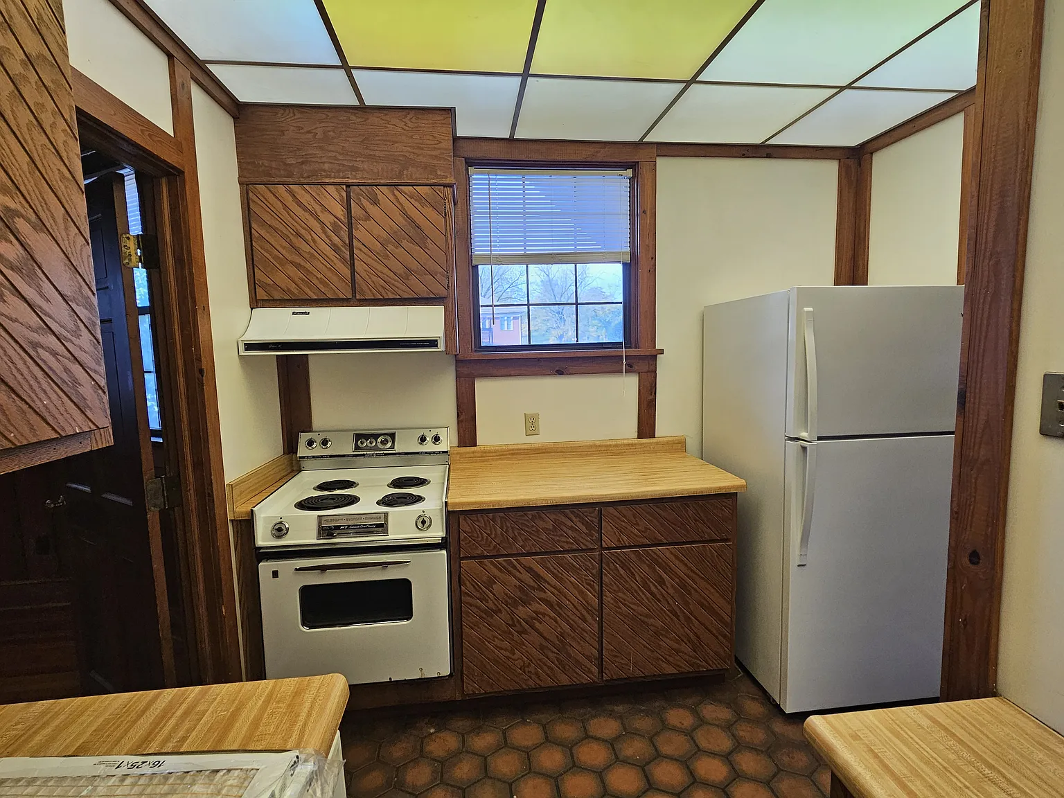 2 bed, 1048 sqft, $1,275 — Photo 4