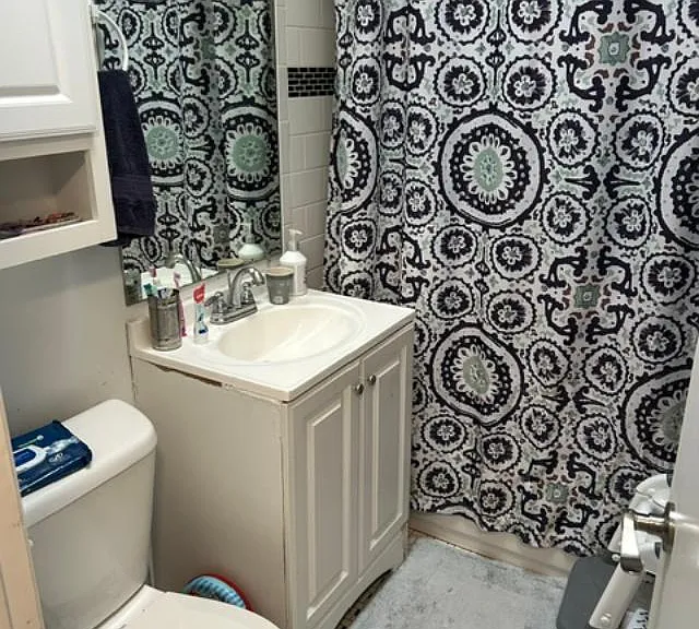 2331 Benson St #2 — Photo 9