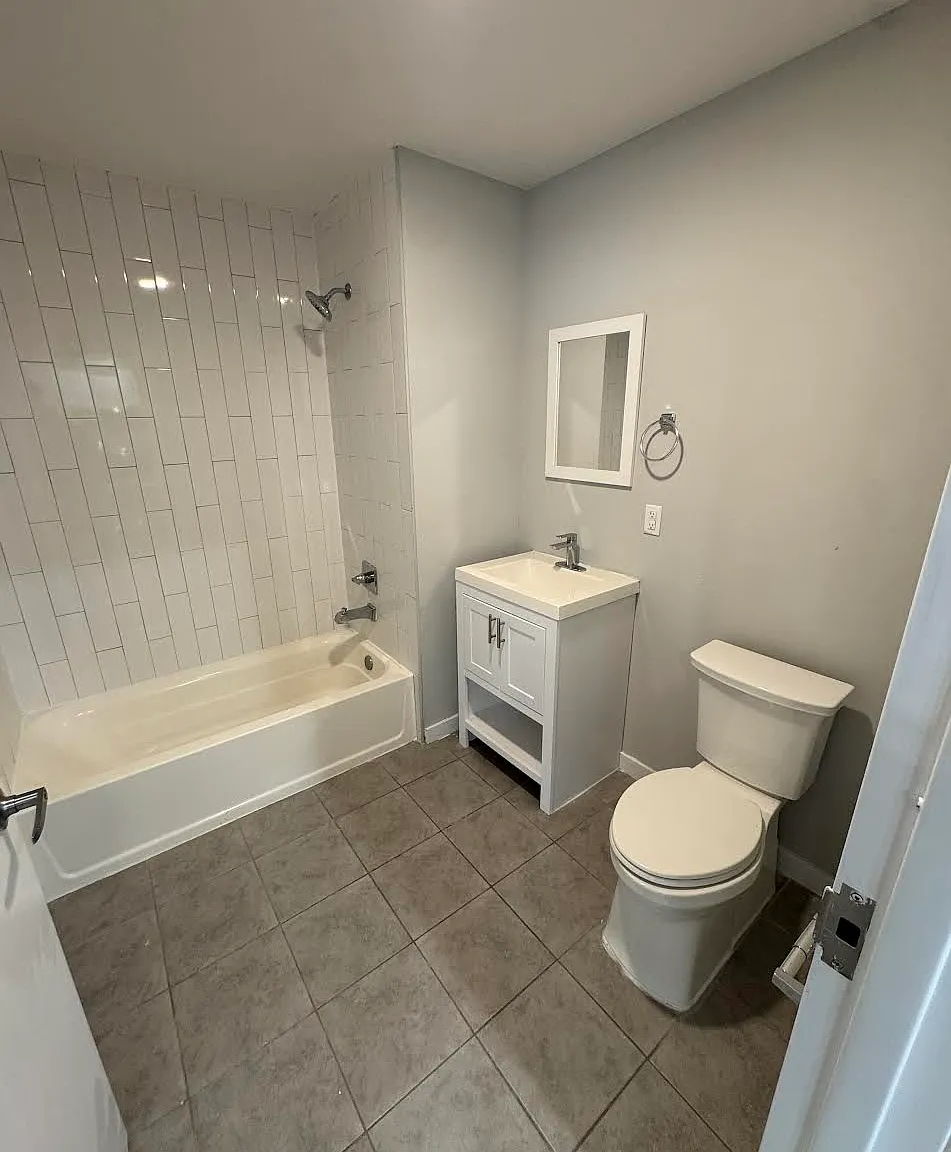 1 bed, $1,718 — Photo 4