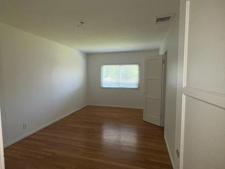 6524 Forbes Ave — Photo 9