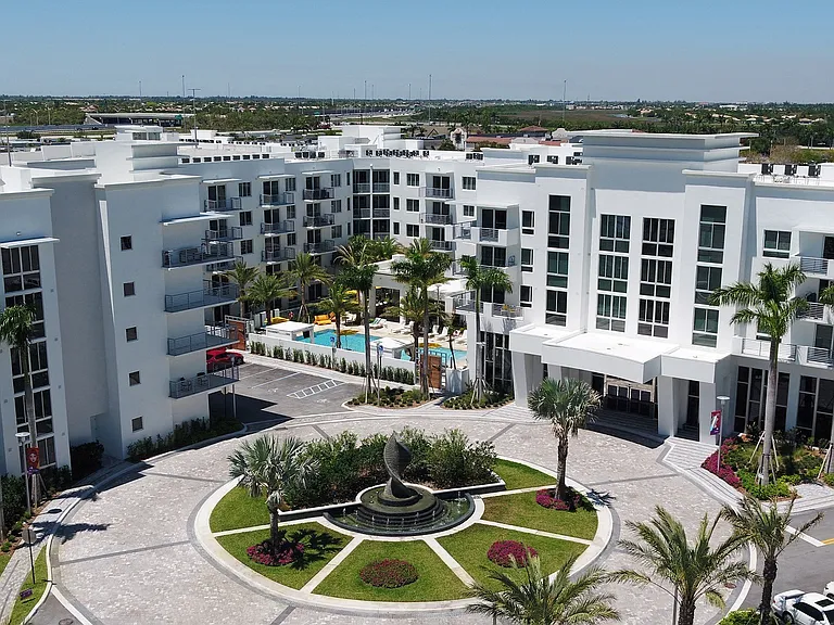 Welcome to Windsor at Pembroke Gardens.