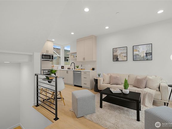 4th image of 3852 Carr Place N