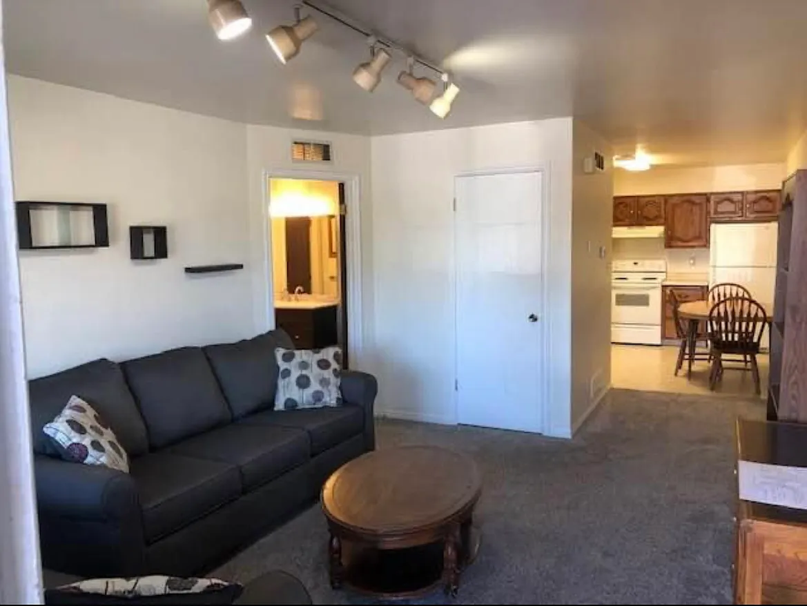 Building Photo - 261 N 400 E #304