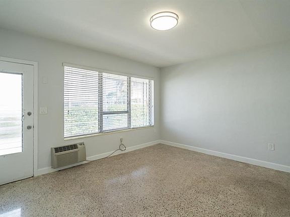 3rd image of 7746 Carlyle Ave Unit 2-7746A-2