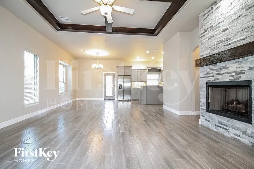 3 bed, 2.5 bath, 2534 sqft, $3,050 — Photo 3