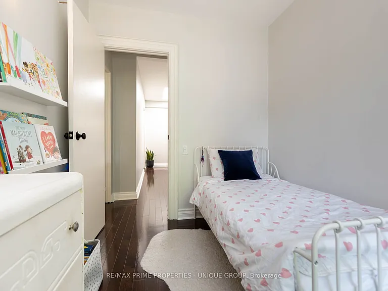 51 Spruce St — Photo 23