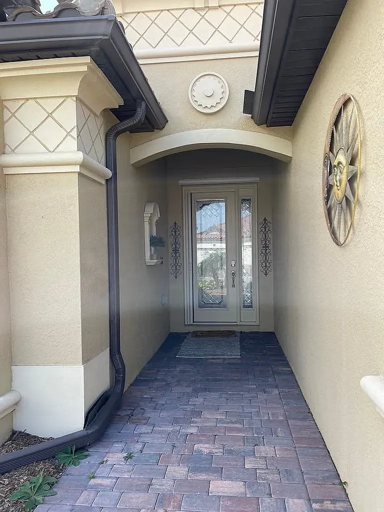 4 bed, 2251 sqft, $3,000 — Photo 2