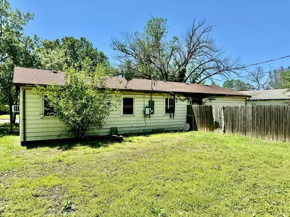 1514 Catalina St, Coffeyville, KS 67337