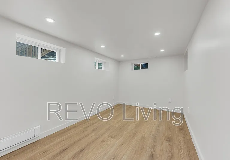 41 Welland Ave #AVE5 — Photo 6
