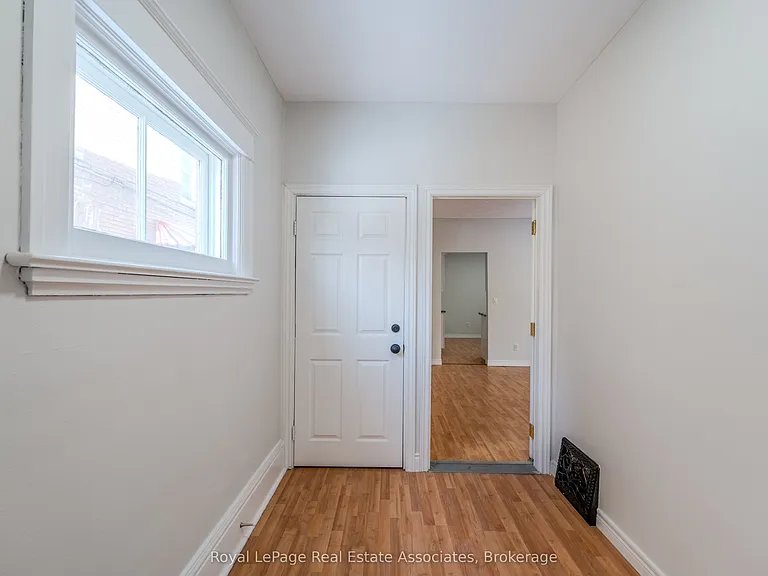 157 William St #1 — Photo 3
