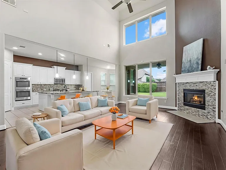 15819 Graham Spring Ln — Photo 5