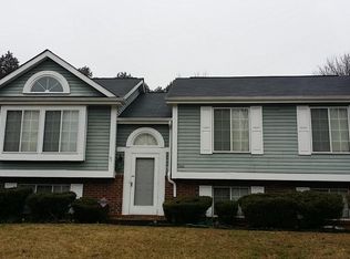 7325 Glenmont Dr, Charlotte, NC 28227